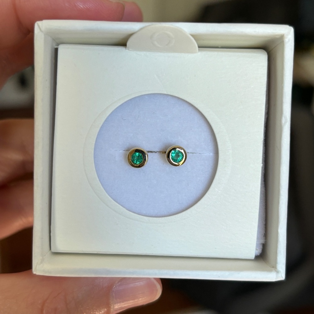 Aurate emerald/14k gold birthstone stud earrings - worn once